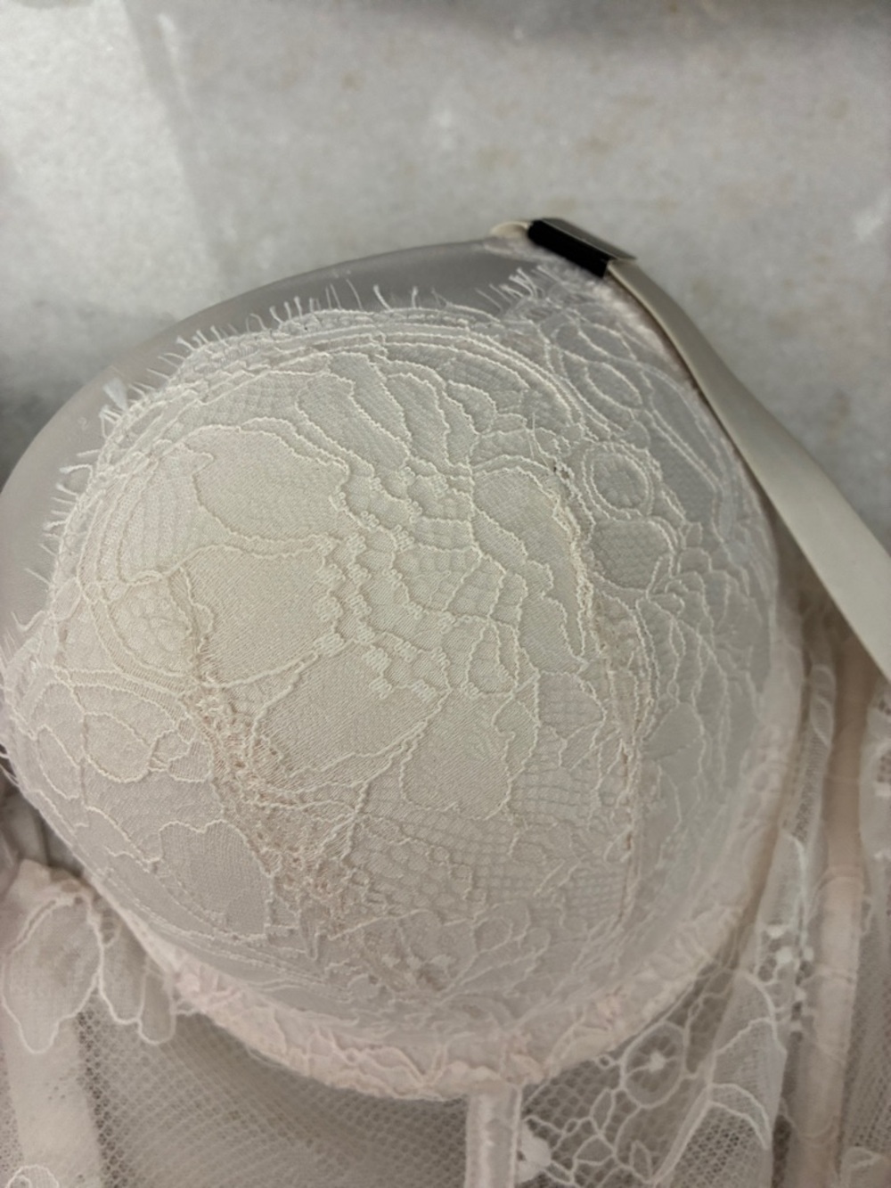 Victoria’s Secret bombshell bra - Picture 6 of 15